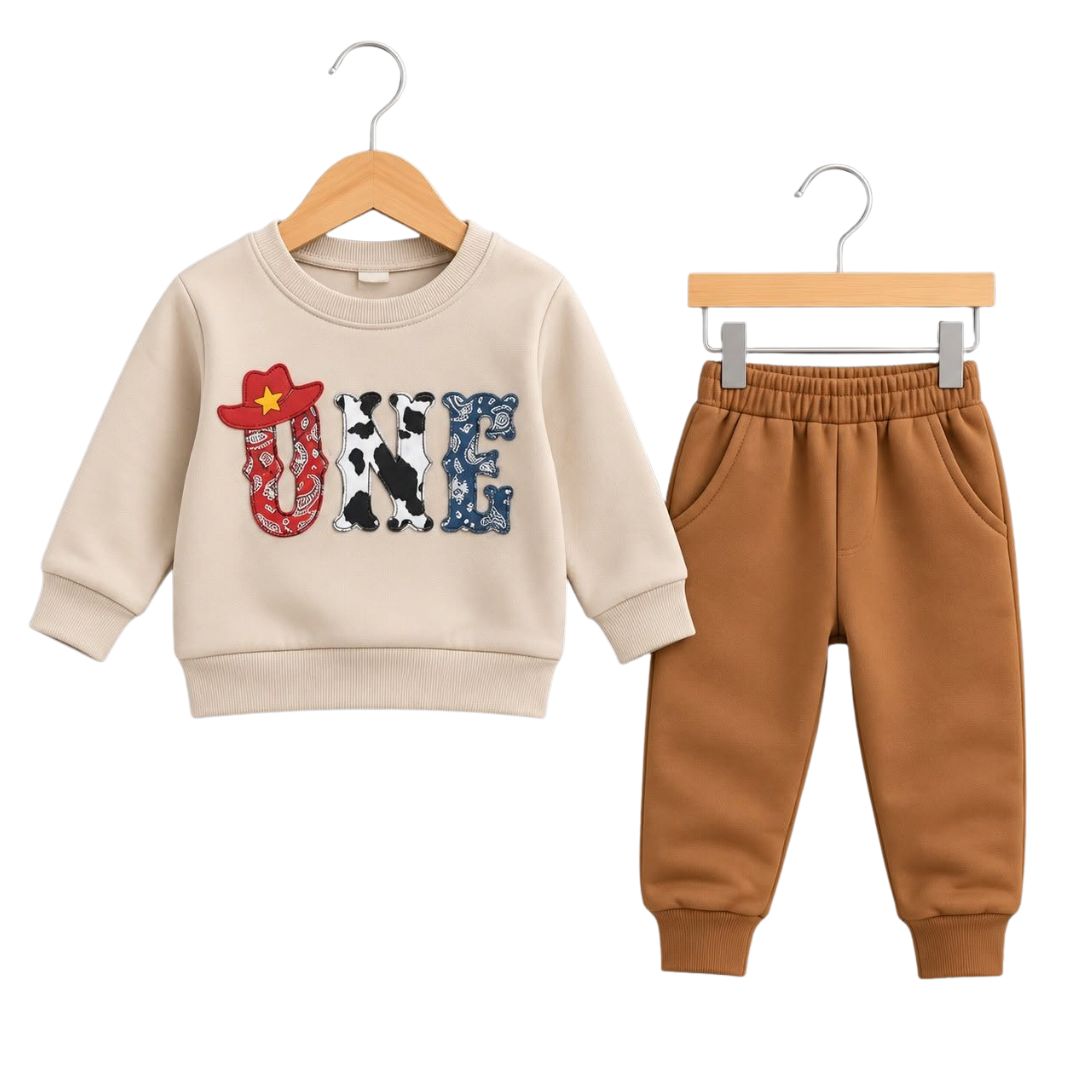 Une Winter Premium Sweatshirt and Joggers